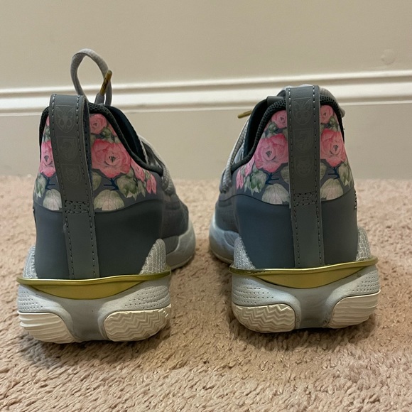 Curry 7 Floral - Picture 4 of 4